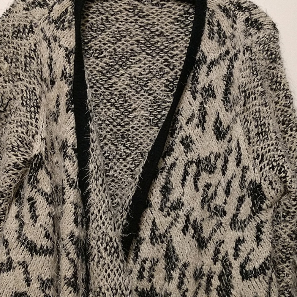 Sweater - Picture 3 of 4